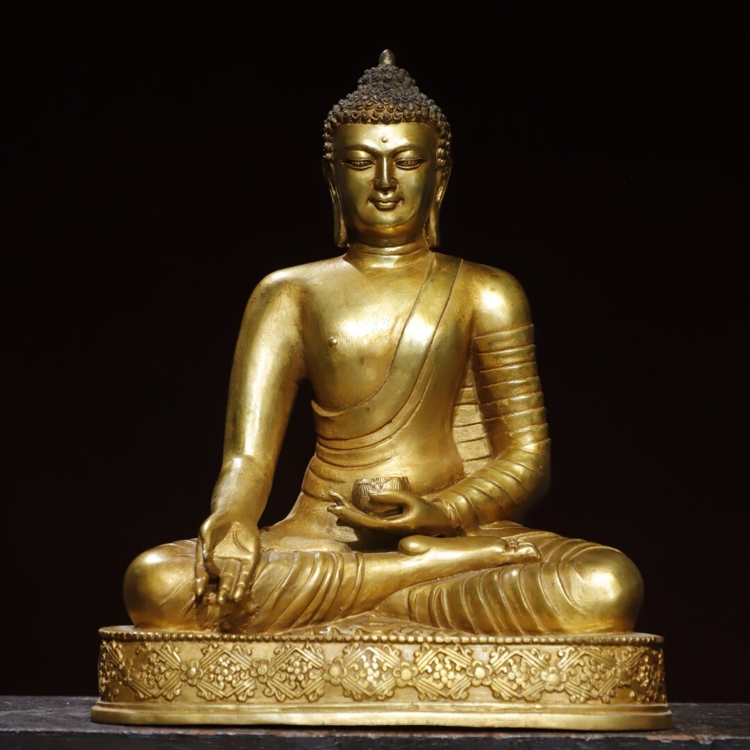 Bronze gilded statue of Amitabha Buddha