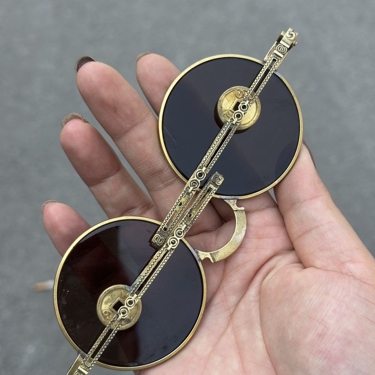 Vintage Punk Solid Copper Frame Crystal Stone Round Sunglasses Eyewear