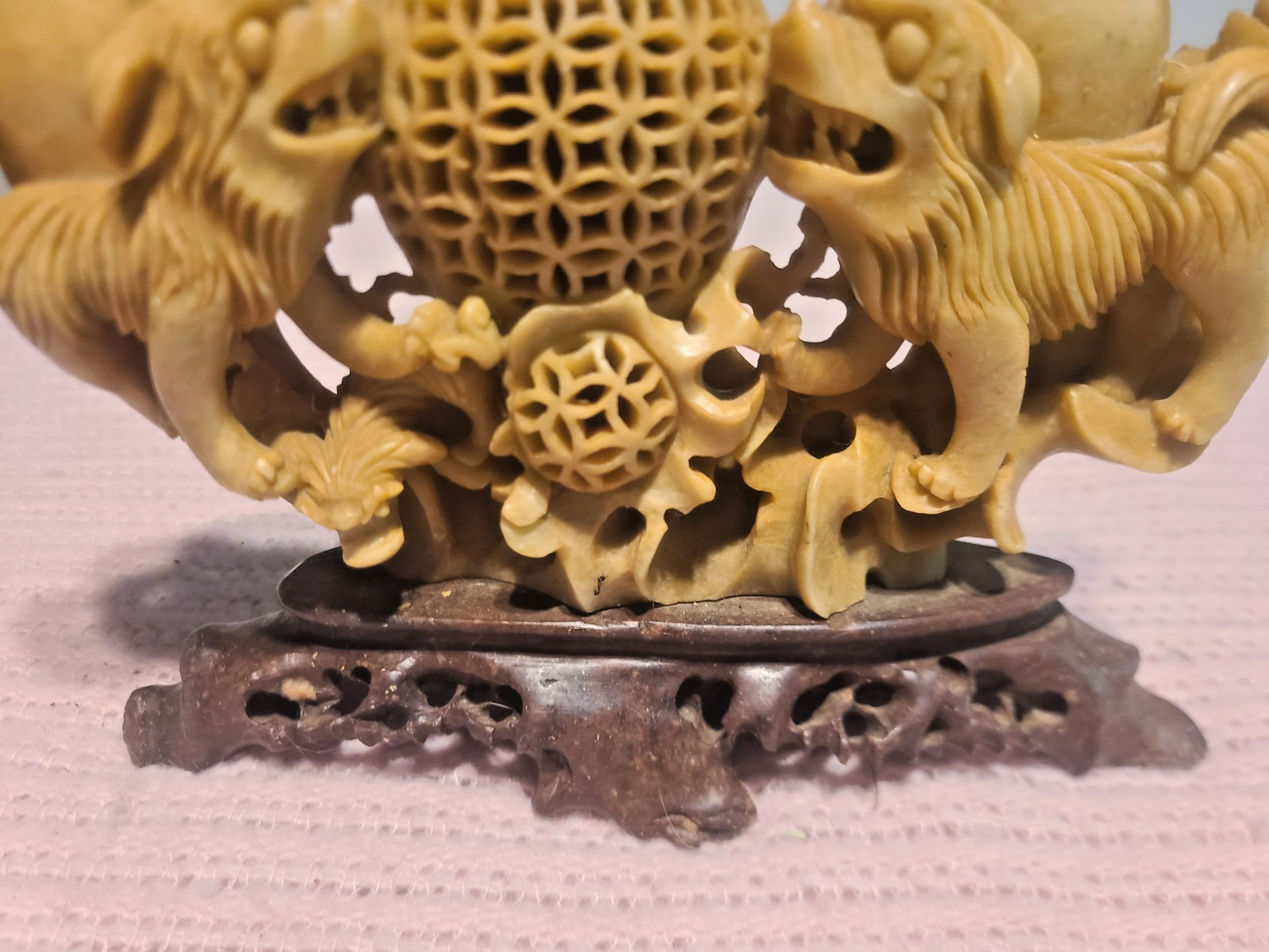 VINTAGE HAND CARVED SOAP STONE INCENSE BURNER FOO DOGS 8″ x 8 1/2″