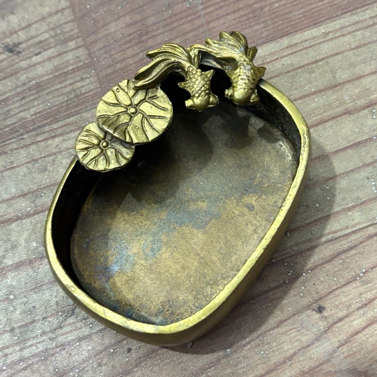 Chinese Style Metal Fish Brush Washer Ashtray Double Fish Desk Art Decor