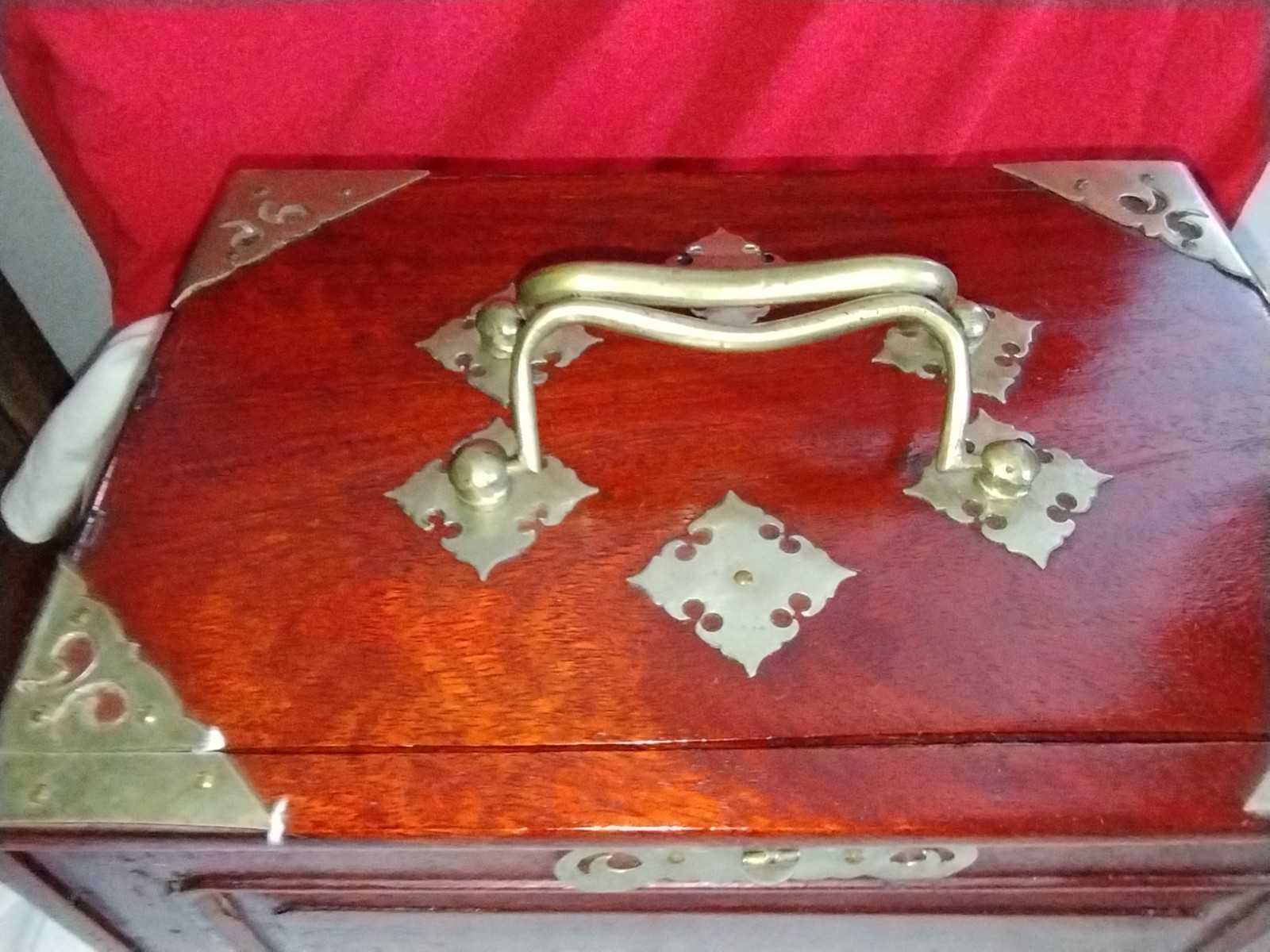 RARE (Complete) Antique Chinese Sandlewood Mahjongg Set With Brass Accents