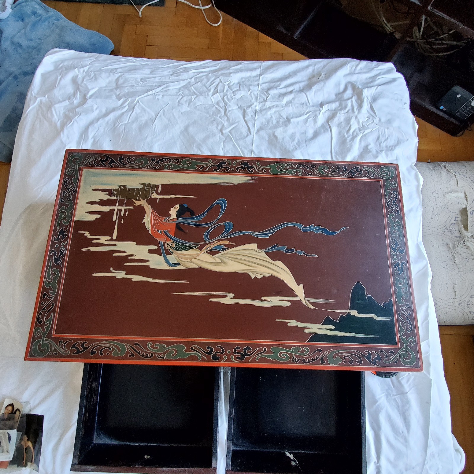 Vintage Chinese lap desk- brown in excellent condition