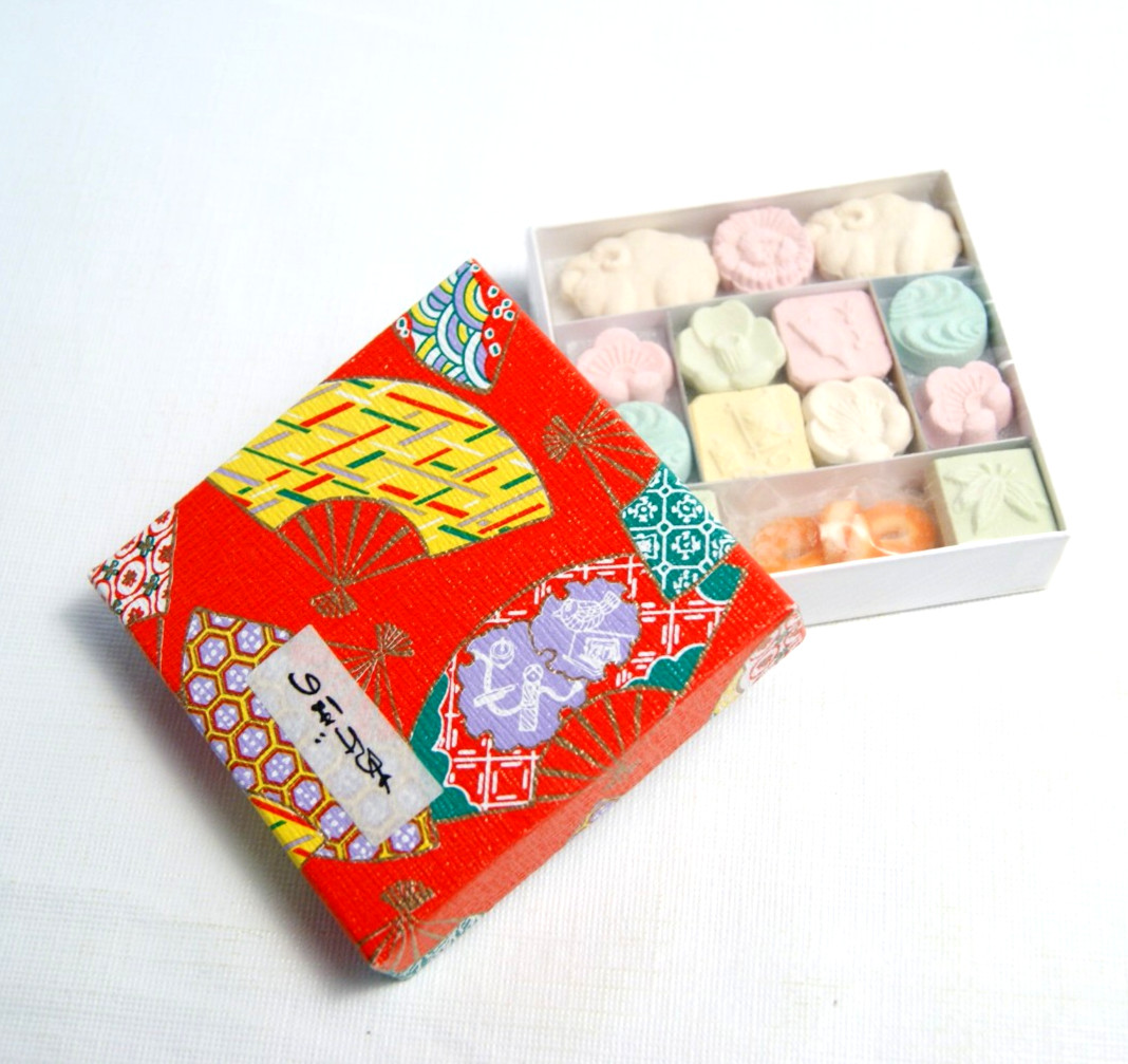 Vintage Japanese Wagashi Gift Box Akebono Higashi Sweets Decorative Collectible