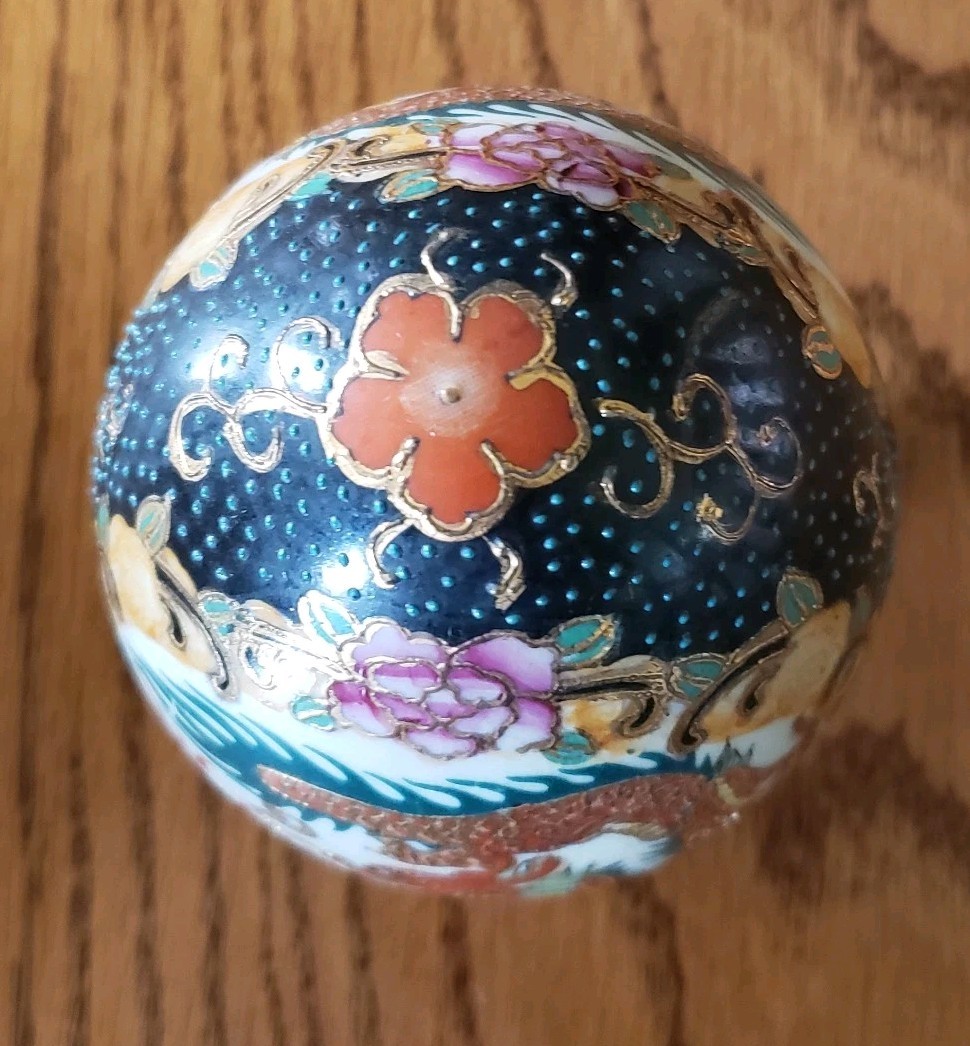 Vtg. Satsuma Style Large Decorative Egg: Left Facing Dragons Gold Gilt 4.5″ Tall