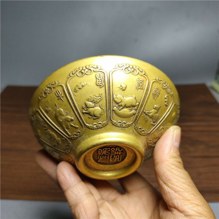 China Collectible Old Antique Brass Chinese Zodiac Bowl Copper Tea Bowl Crafts