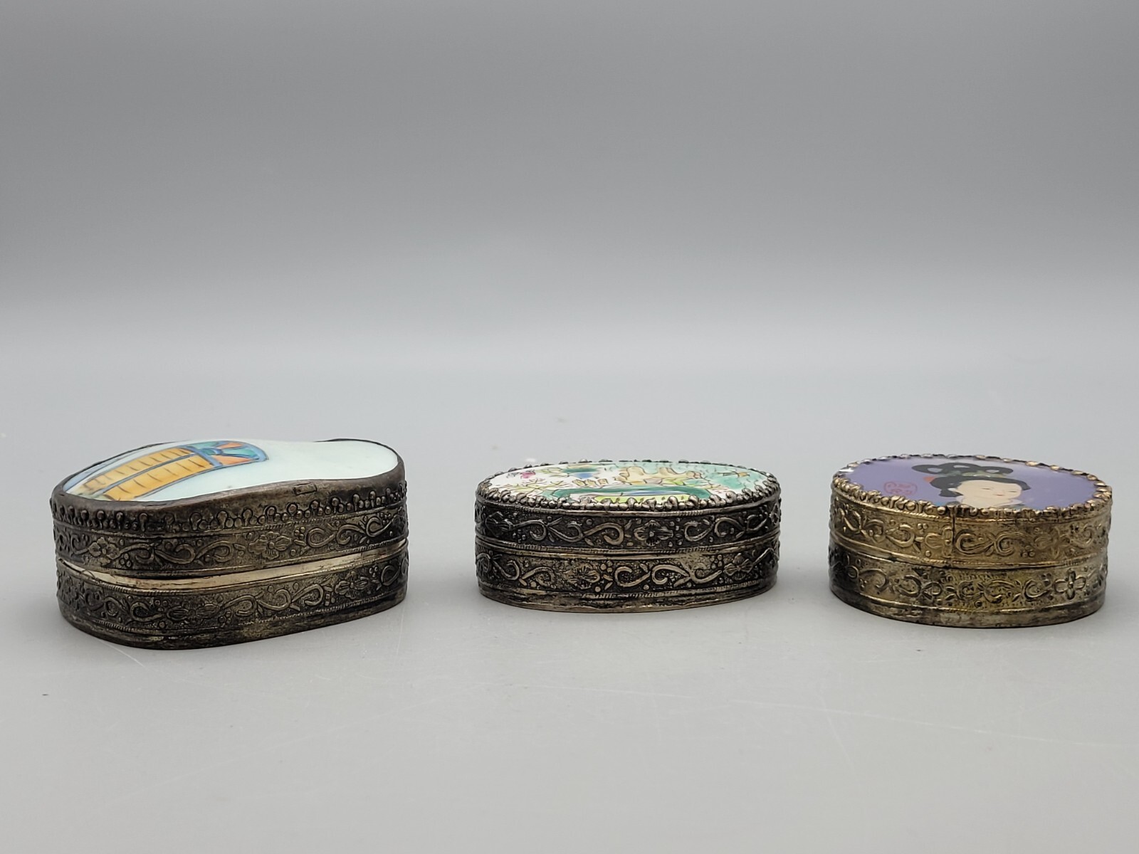 Three Chinese porcelain lid sliver trinket box