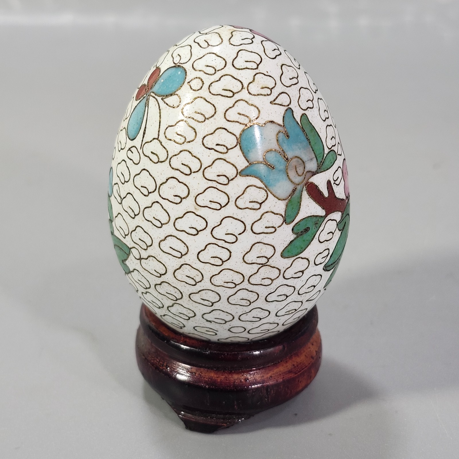 Asian Decor Chinese Cloisonne Egg on Stand 3” White with Cloud and Floral Art