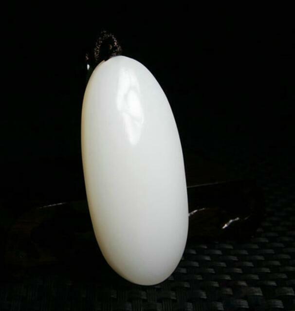 Antique Xinjang Hetian White Jade Safe and Auspicious Guanyin Pendant Craft