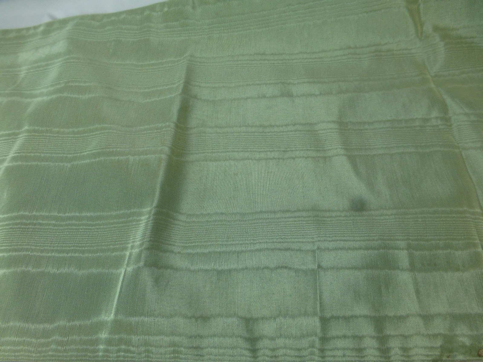 Vintage /Antique Chinese Embroidery unframed textile [Y8-W7-A8]