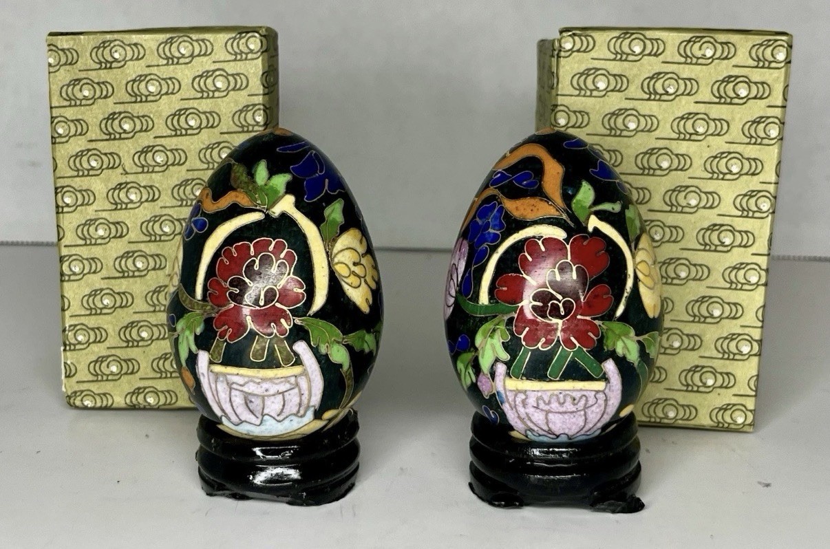 2 Vintage Handmade Chinese Cloisonne Copper Enamel Egg Traditional Floral Motif
