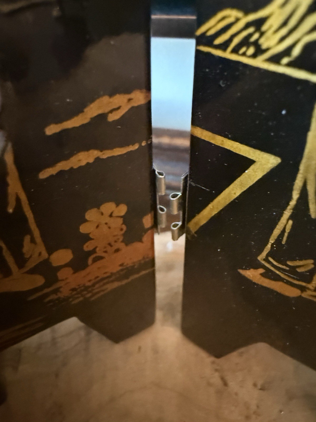 Asian Mini Lacquer Screen Mother of Pearl Inlay Reversible Image Table Top AS IS