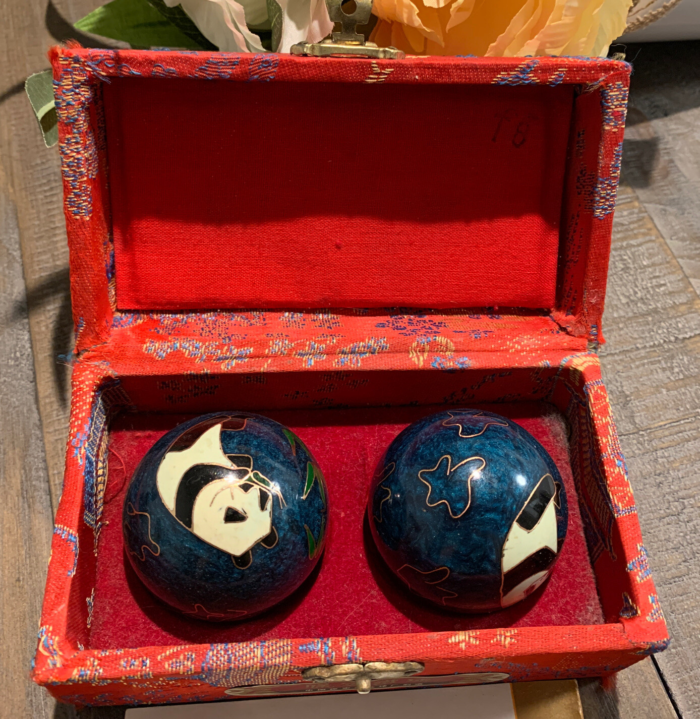 Shou Xing Vintage Iron Ball Meditation Balls Painted Dragons w/Case Pre-owned