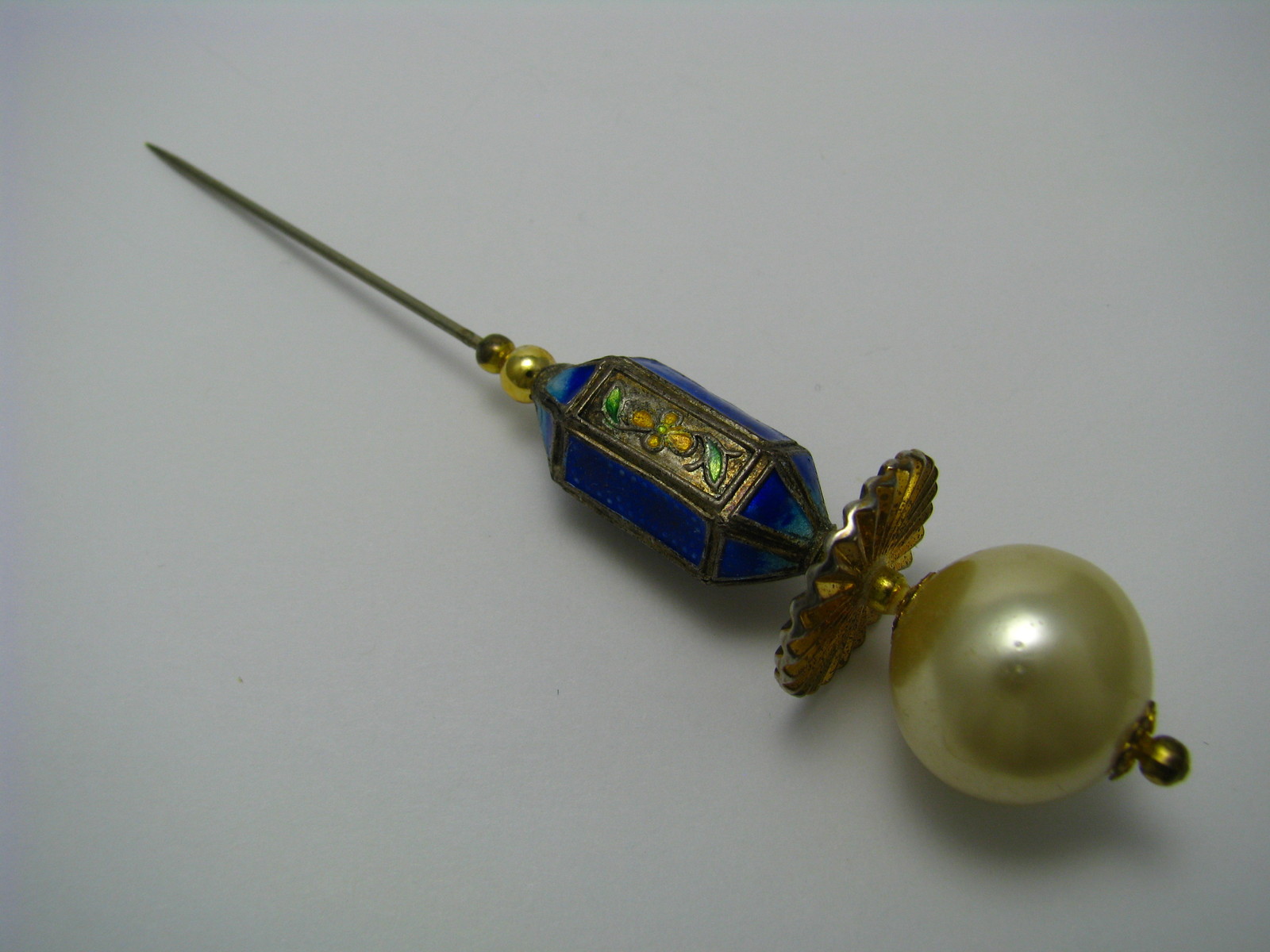 CHINESE EXPORT CLOISONNE ENAMEL HAT PIN CHAMPLEVE BERET PIN Asia China ca1900s