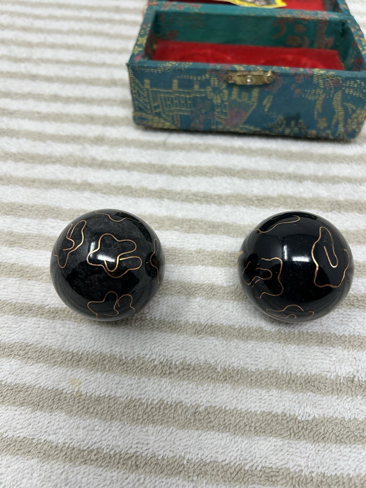 Chinese Harmony Balls Exercise HAND Therapy MEDITATION Metal Chiming DRAGONS Box