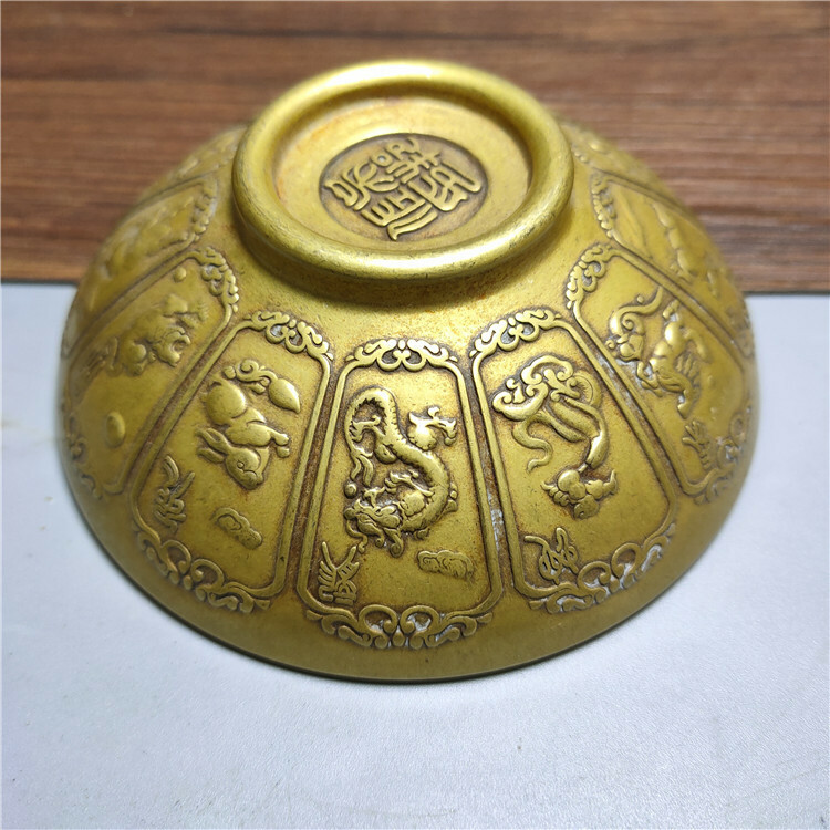 China Collectible Old Antique Brass Chinese Zodiac Bowl Copper Tea Bowl Crafts