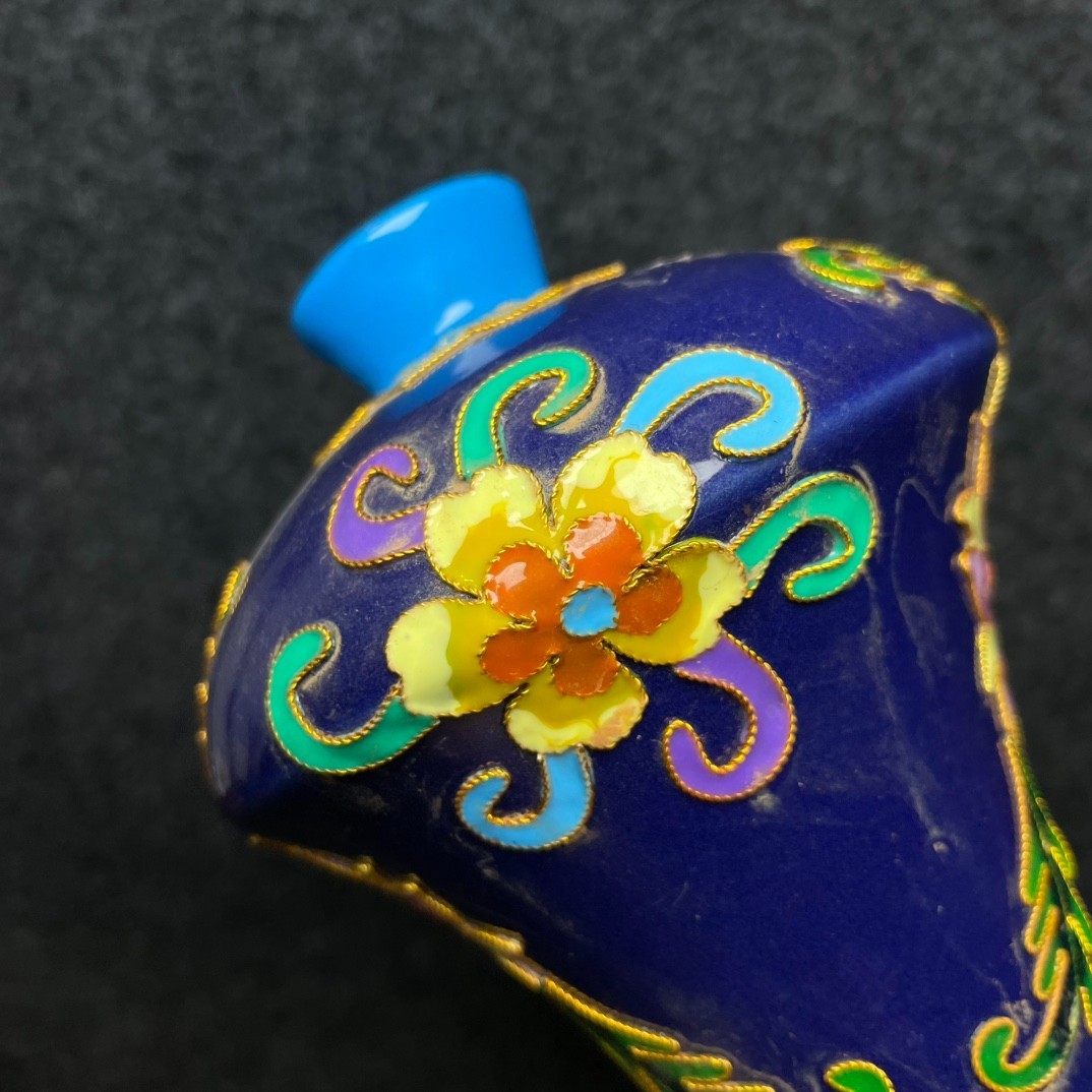 Imperial cloisonn é enamel multicolored glazed porcelain vase