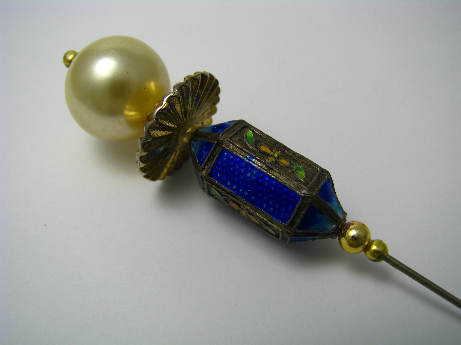 CHINESE EXPORT CLOISONNE ENAMEL HAT PIN CHAMPLEVE BERET PIN Asia China ca1900s