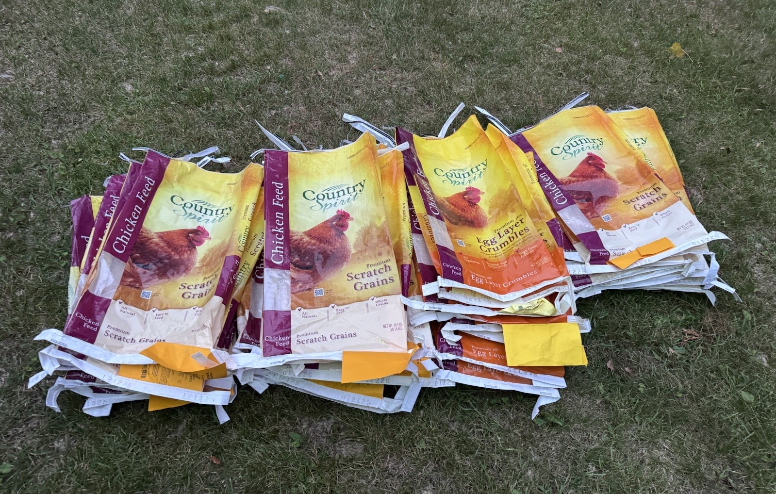 Lot 35 Woven Plastic Empty Feed Bags – Chicken Food – Crafts Totes Unwashed