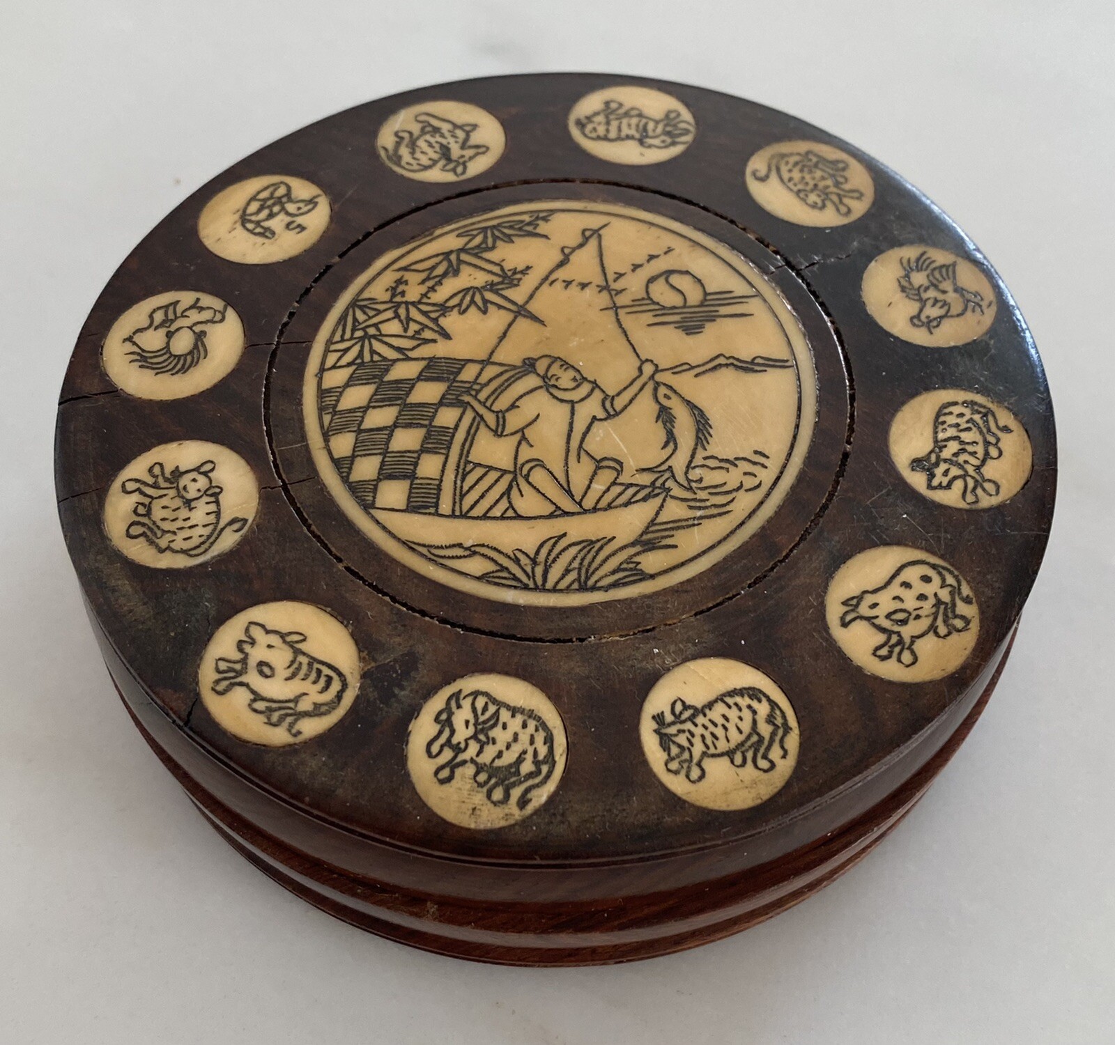 Stunning Antique Chinese Zodiac Compass Wooden Swivel Inlay Wood Engraved