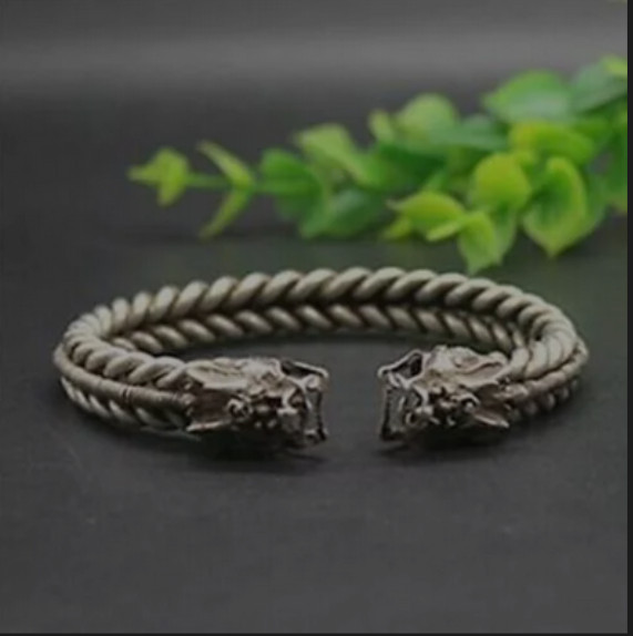 Collectable Old Chinese Tibet Silver handCarved Dragon head Bracelet