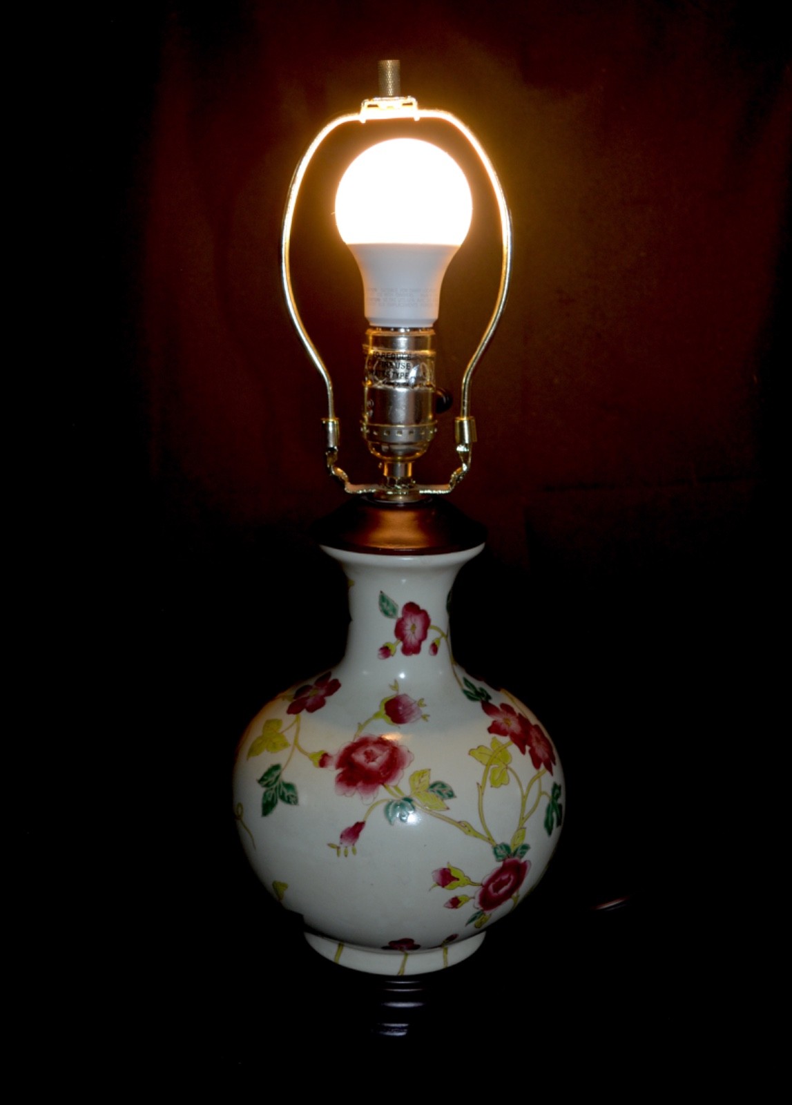 VTG Chinoiserie Chinese Porcelain Table Lamp Hand Painted Floral Vase Wood Base