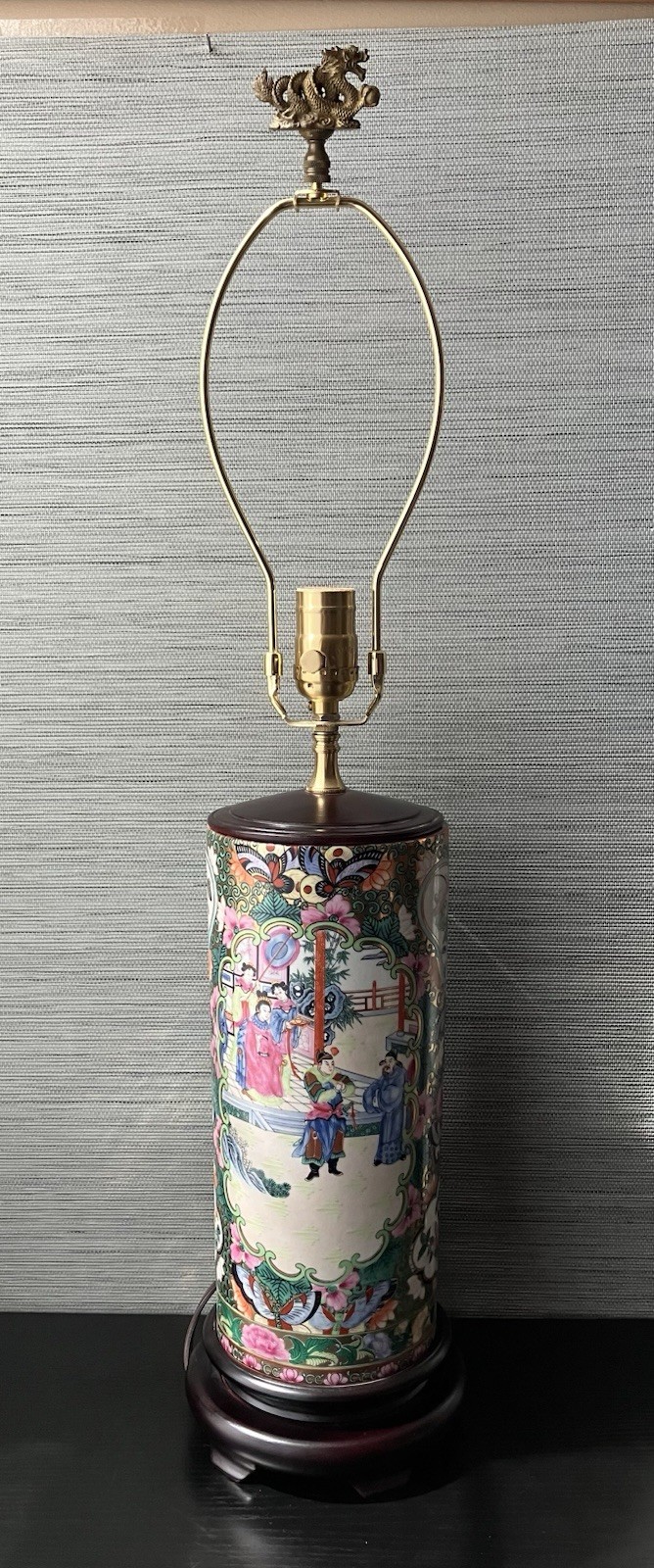 Vintage Chinese Porcelain Figural Famille Rose Cylinder Vase Lamp, Working