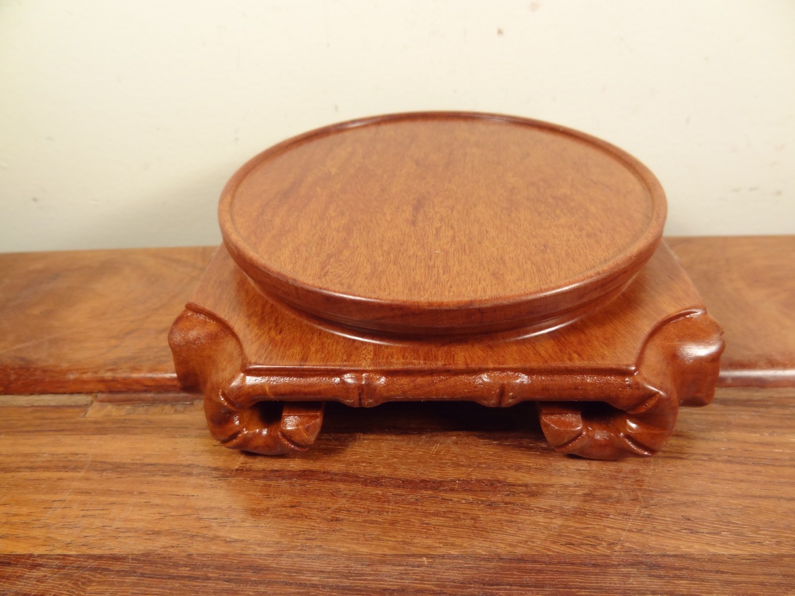 Round Display Stand – Mopane Wood One-piece Carving – 3 7/8″ D Top