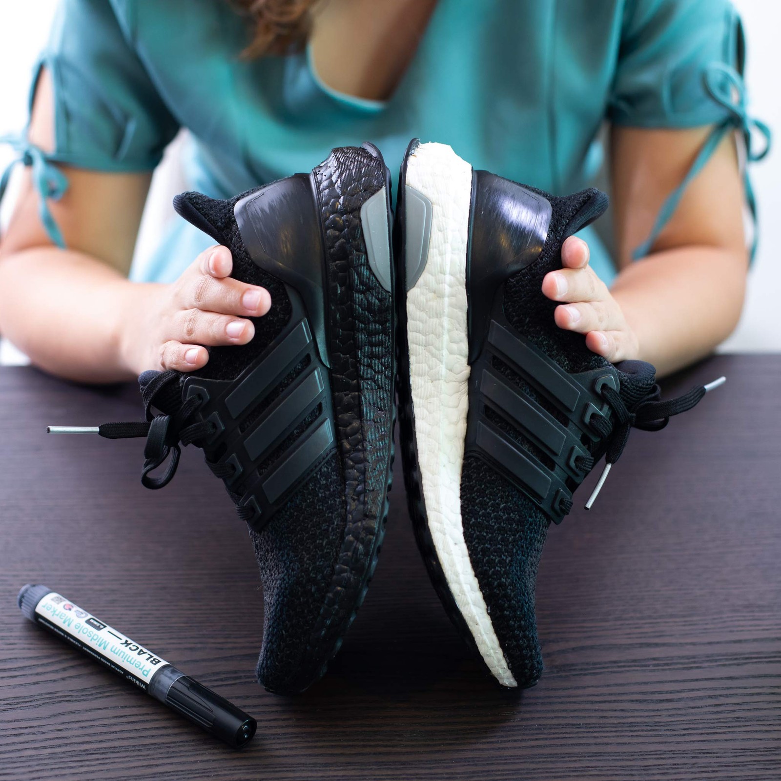 Black Dye Acrylic Midsole Marker – Permanent Shoe Paint Pen for Customization