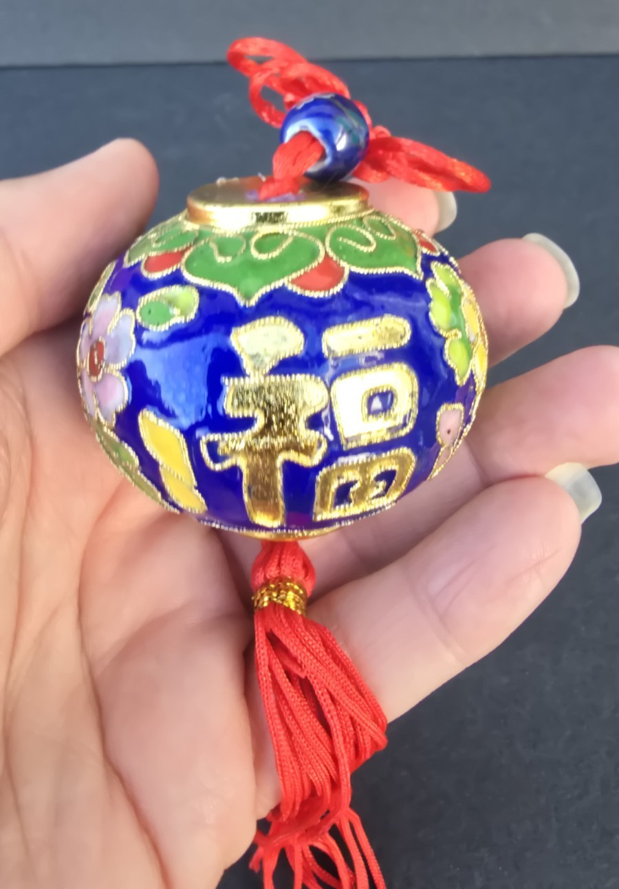 Vtg Oriental Chinese Cloisonne Enamel Ball Gold Red Knot & Tassel Ornament