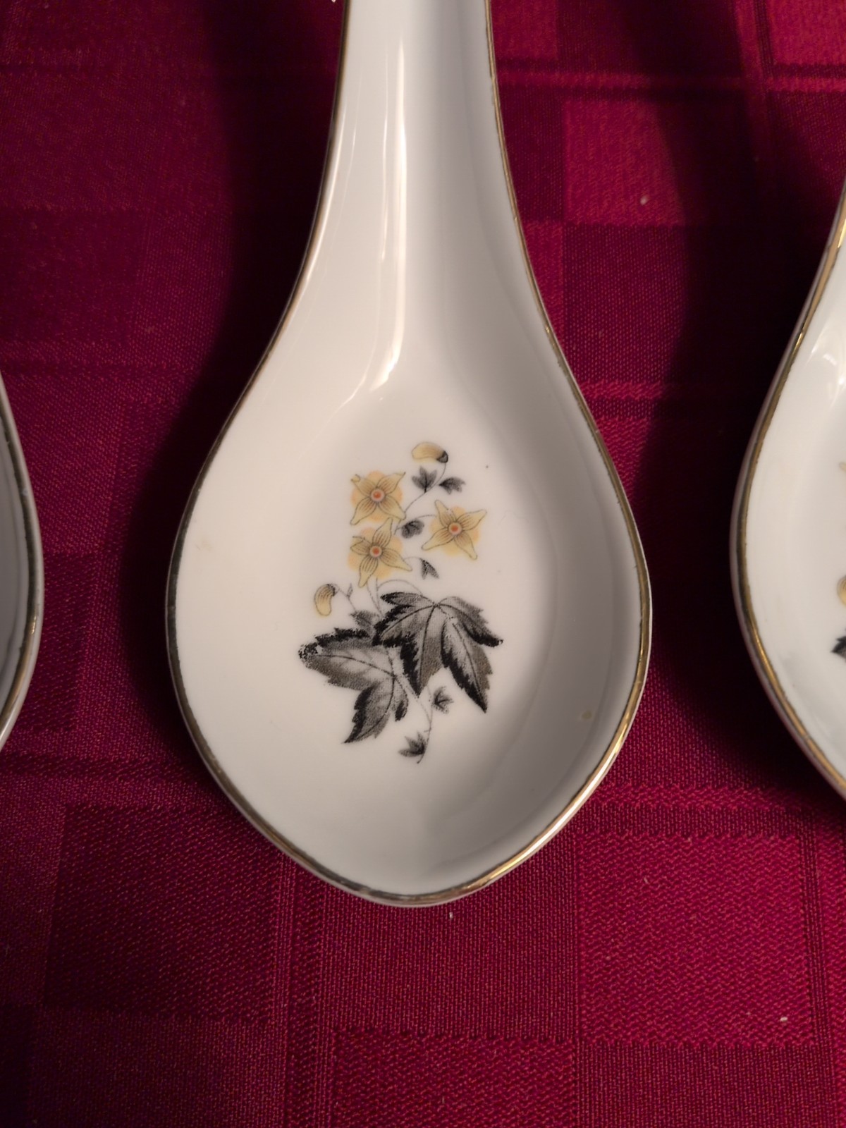 VNTG Asian Chinese Soup Spoons Floral Hand Painted Gold Trim Set Of 3