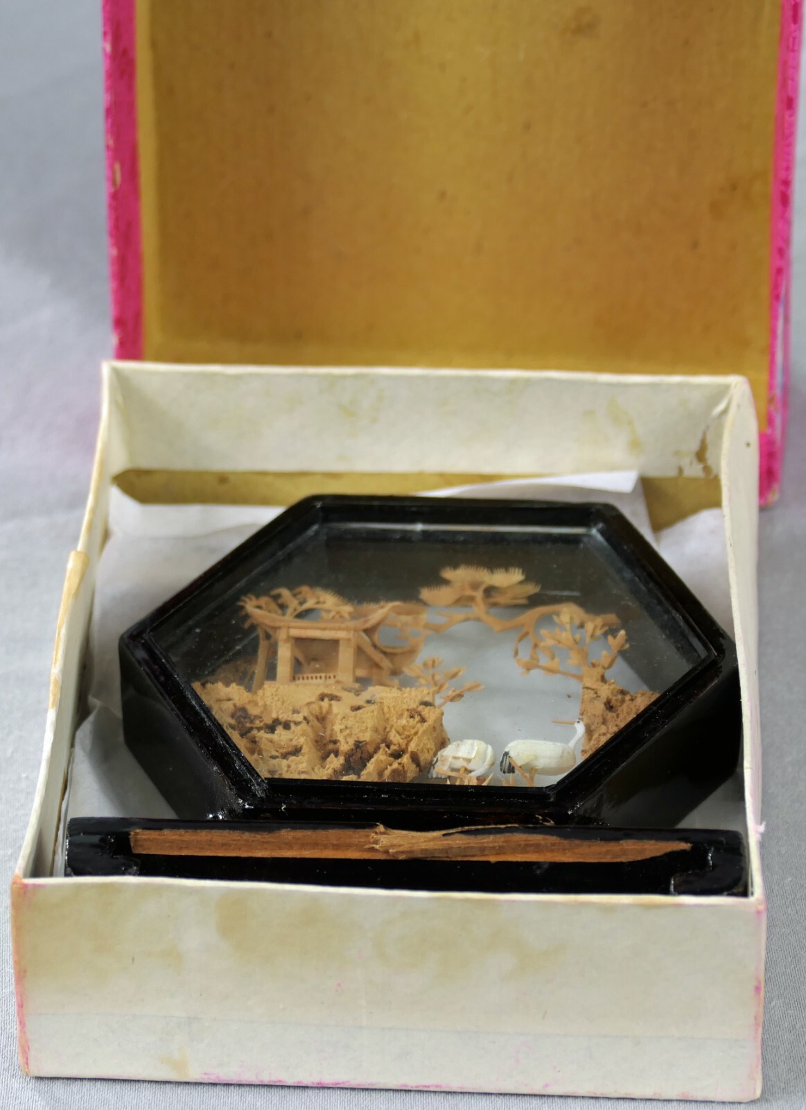 VINTAGE 3-D CHINESE CORK DIORAMA IN PLEXI~GLASS w EBONY HEXAGONAL FRAME & STAND