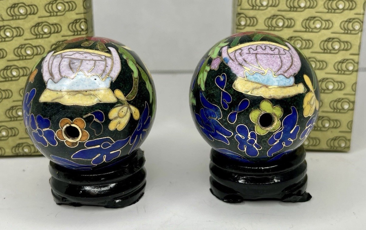 2 Vintage Handmade Chinese Cloisonne Copper Enamel Egg Traditional Floral Motif