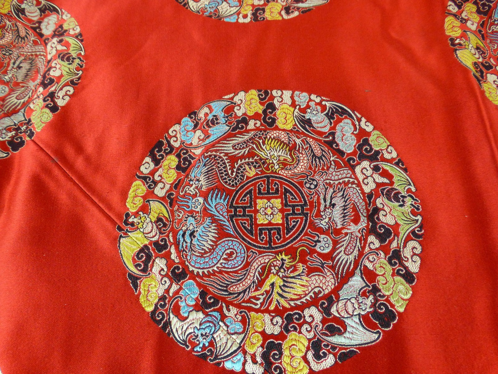 Vintage /Antique Chinese Embroidery unframed textile [Y8-W7-A8]