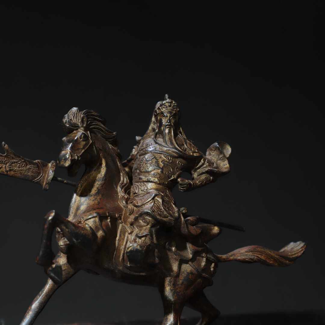 Bronze mud gold cinnabar statue of Guan Gong