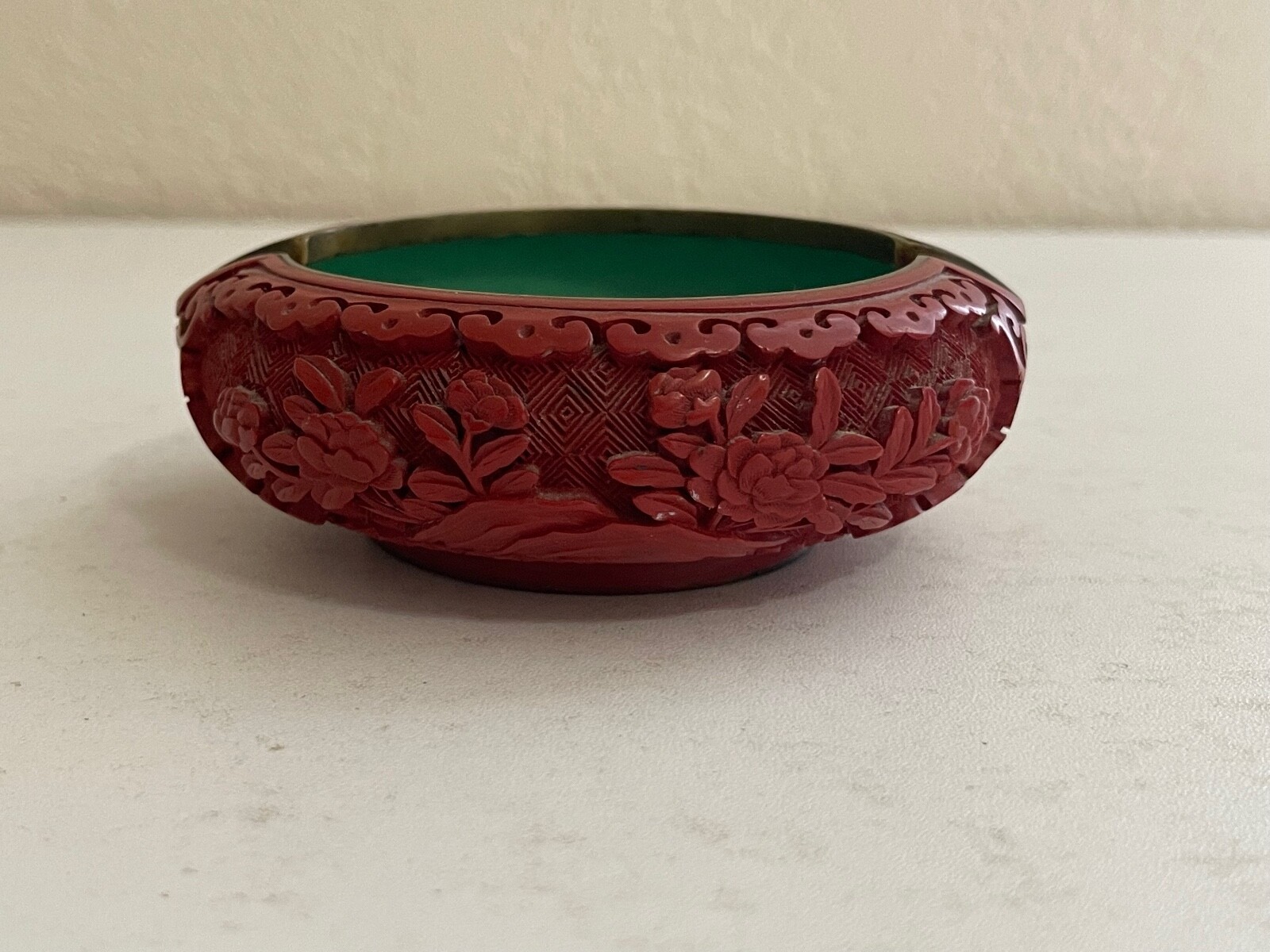 Vintage Chinese Cinnabar & Cloisonne Ashtray w/ Floral Decoration