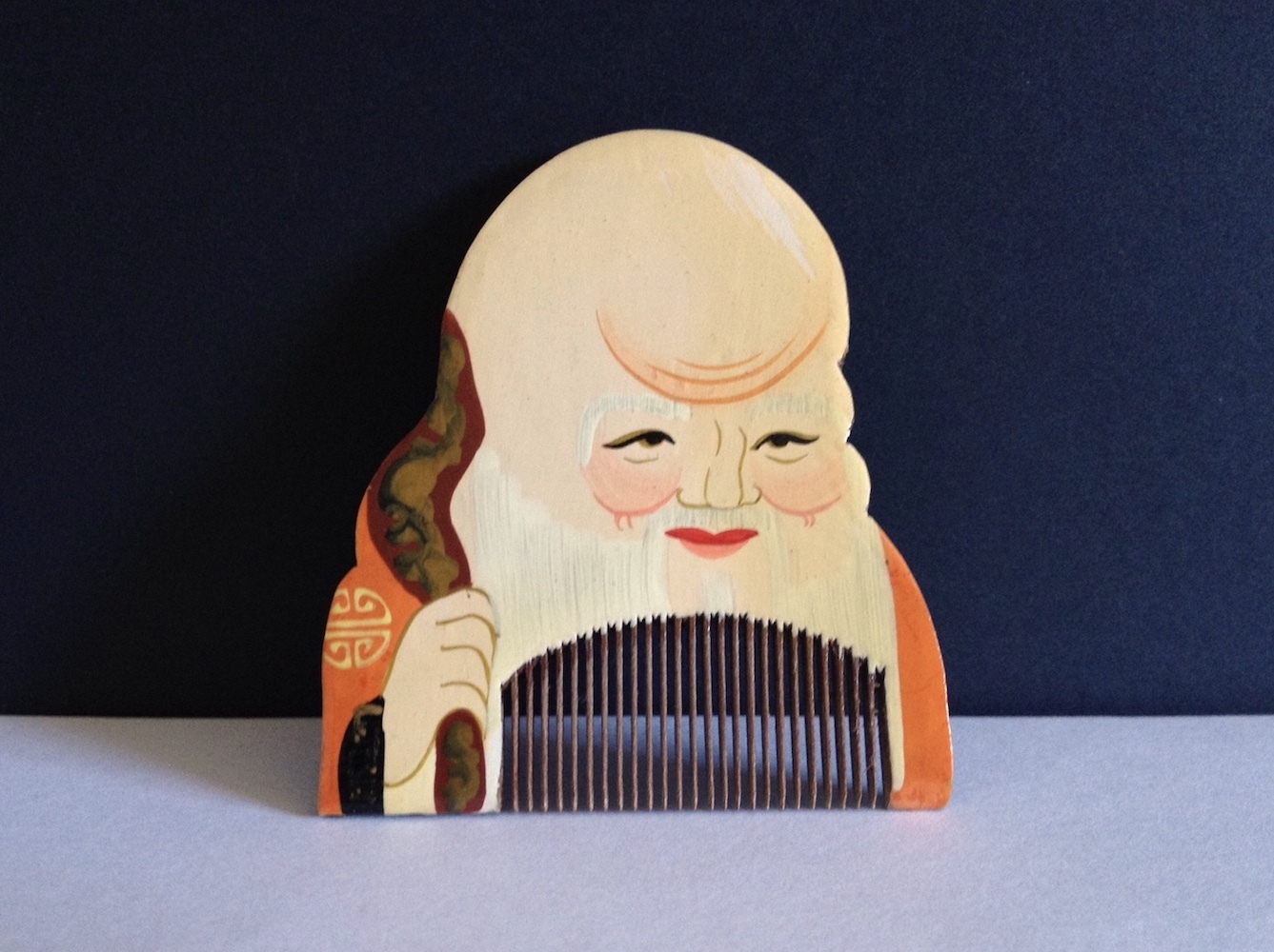 Vintage Chinese Carved Wooden Comb – Old Man with Staff