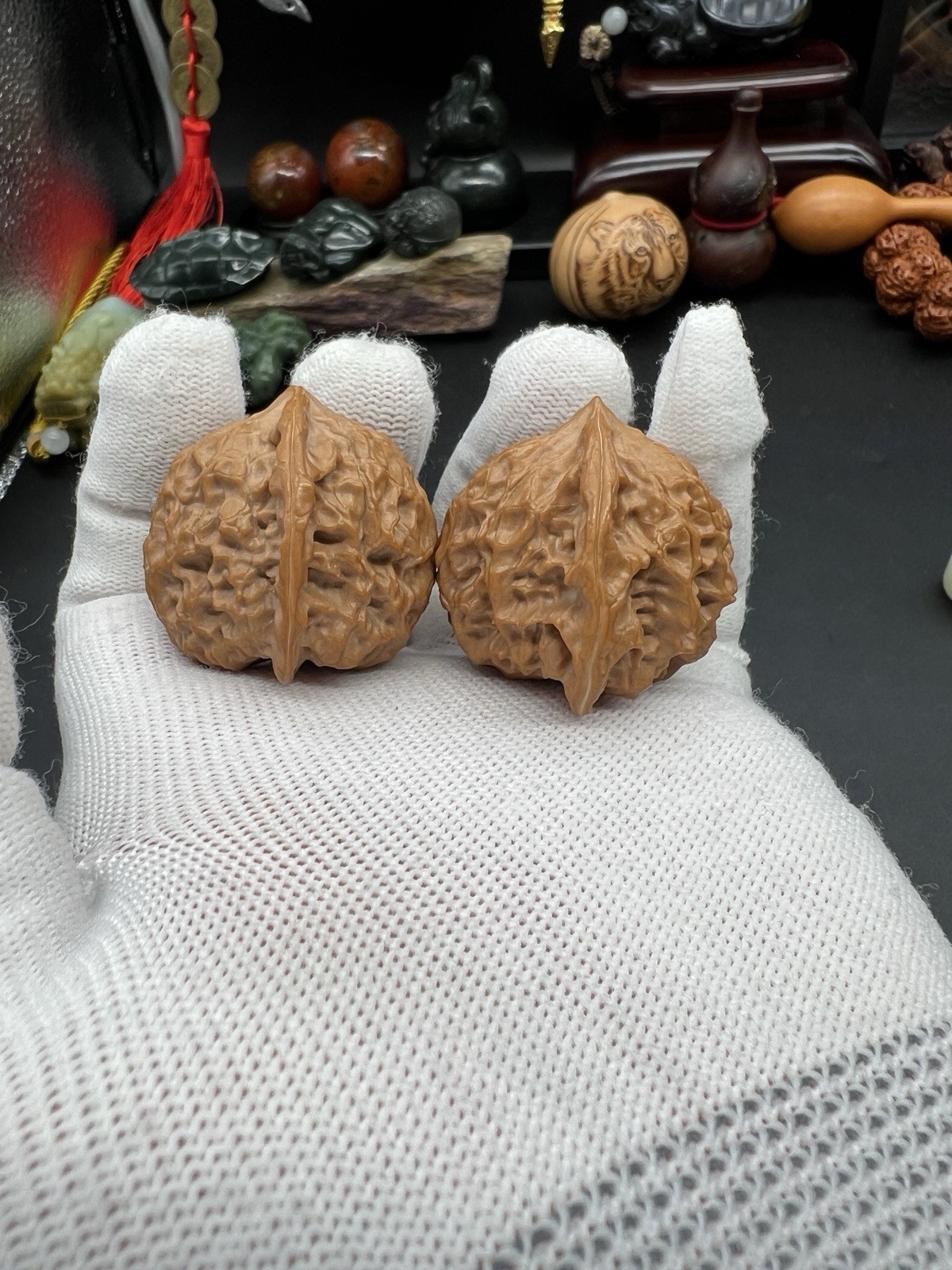 Pair of Match Chinese Health Walnut 38×37×36mm 精配文玩核桃～刀子狮子头