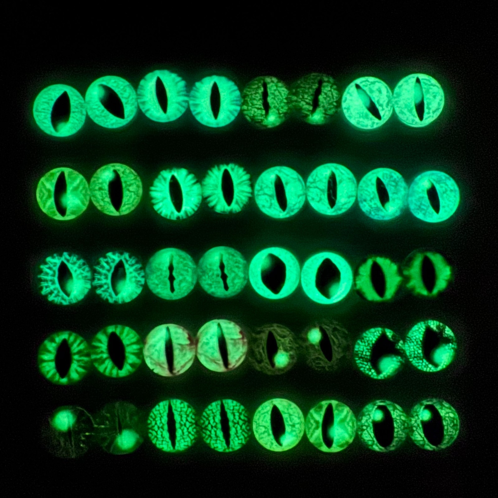 8mm Luminous Dragon Eyes 200Pcs Glass Animal Craft Eyes Cabochon Glow in Dark