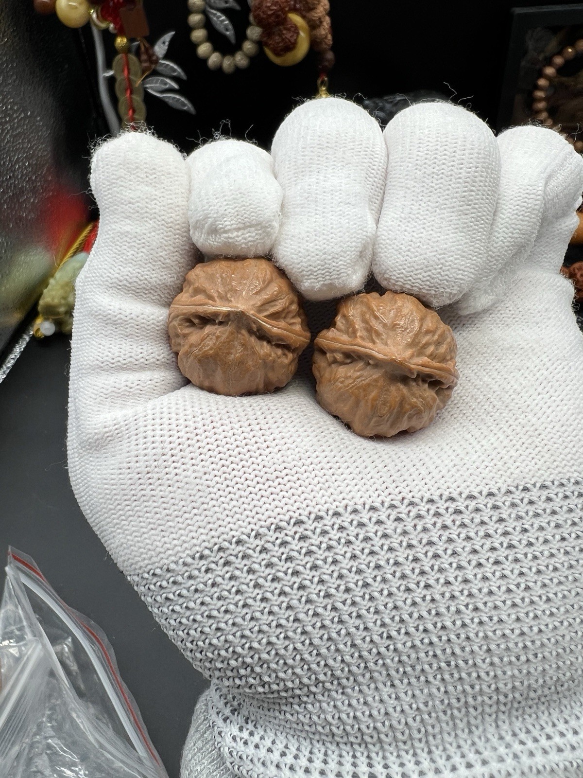 Pair of Match Chinese Health Small Walnut Collection精配文玩原装水滴💧秋子小手捻