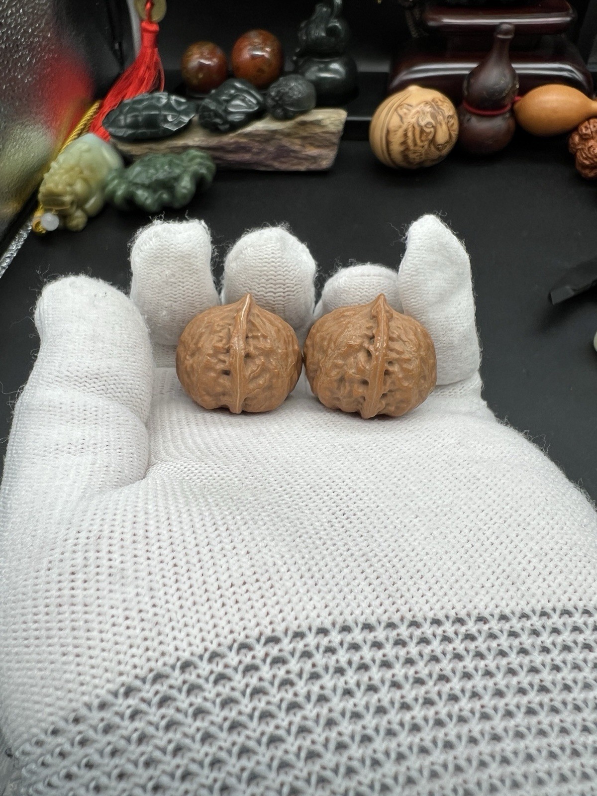 Pair of Match Chinese Health Small Walnut Collection精配文玩原装水滴💧秋子小手捻