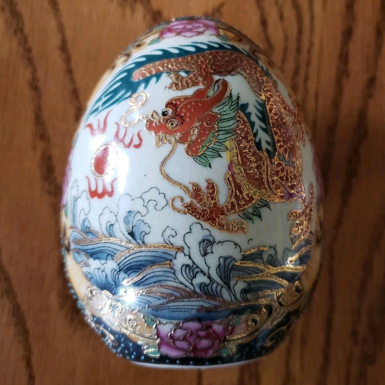Vtg. Satsuma Style Large Decorative Egg: Left Facing Dragons Gold Gilt 4.5″ Tall