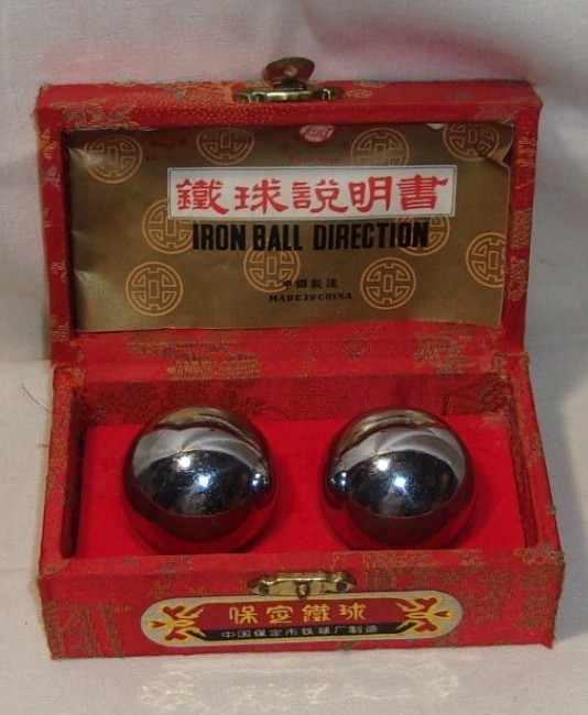 CHINESE IRON BALL DIRECTION CHIMING STRESS MEDITATION SET – RED CASE –