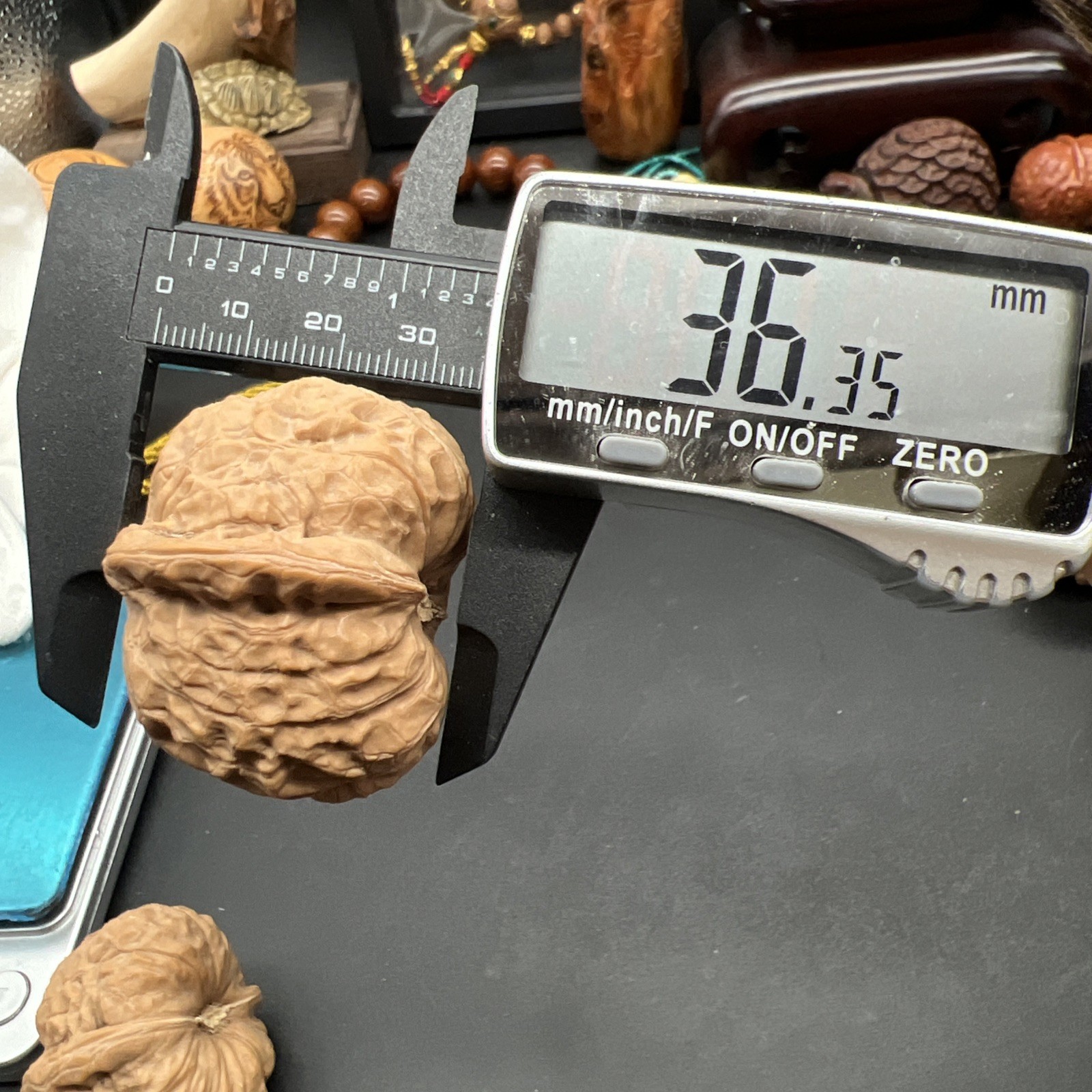 Pair of Match Chinese Health Walnut Collection40×42.5×36mm 精配文玩核桃 ～全品元宝大凹底南瓜🎃墩