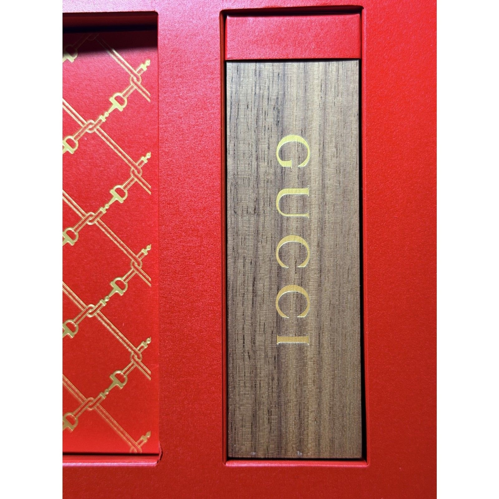GUCCI – Chinese New Year – Rare Red Envelope and Wax Stamp Set with GG Logo