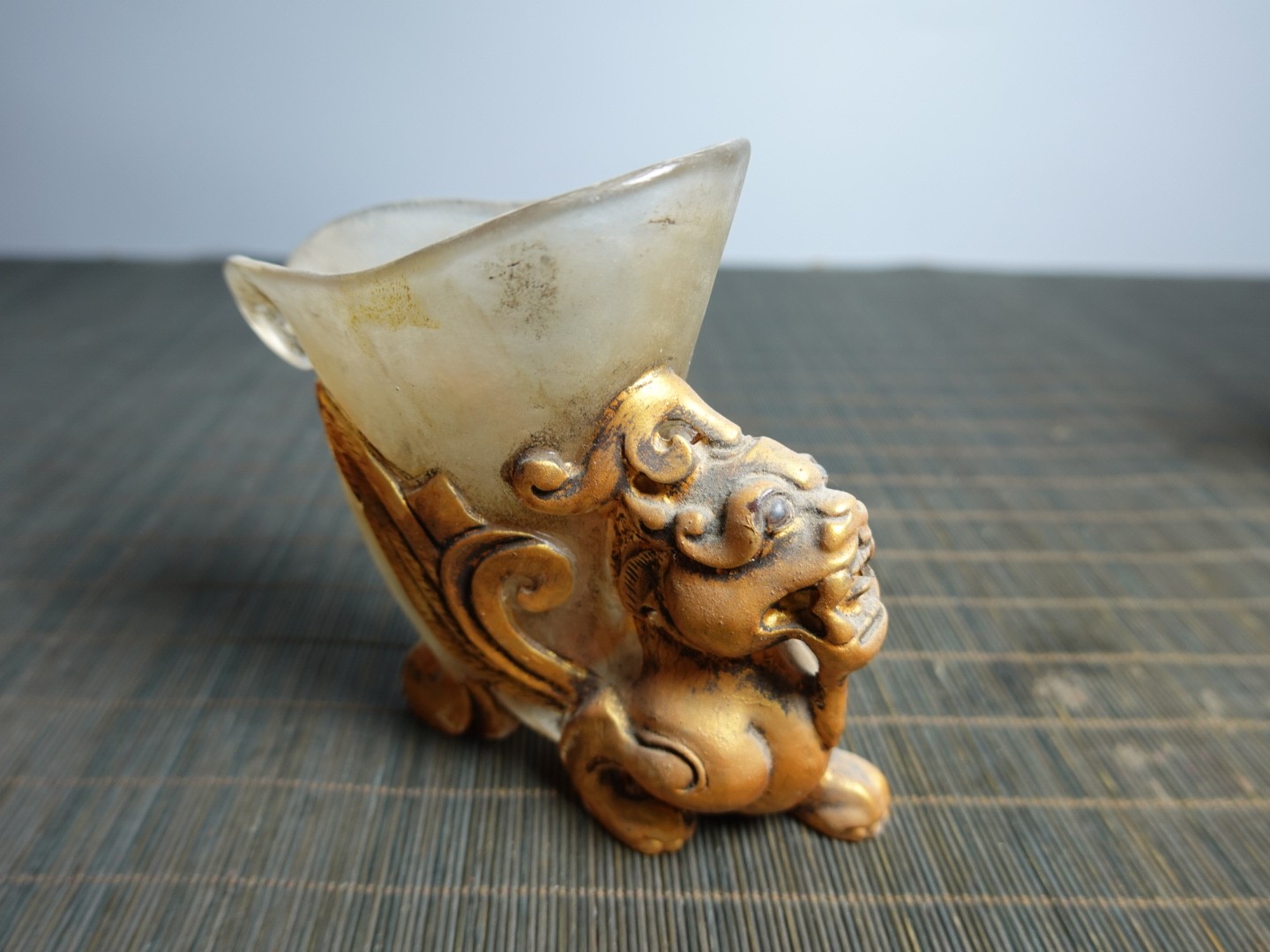 4.1″ Collect Old China Coloured Glaze Painted Chi-dragon Handle Three-legged Cup