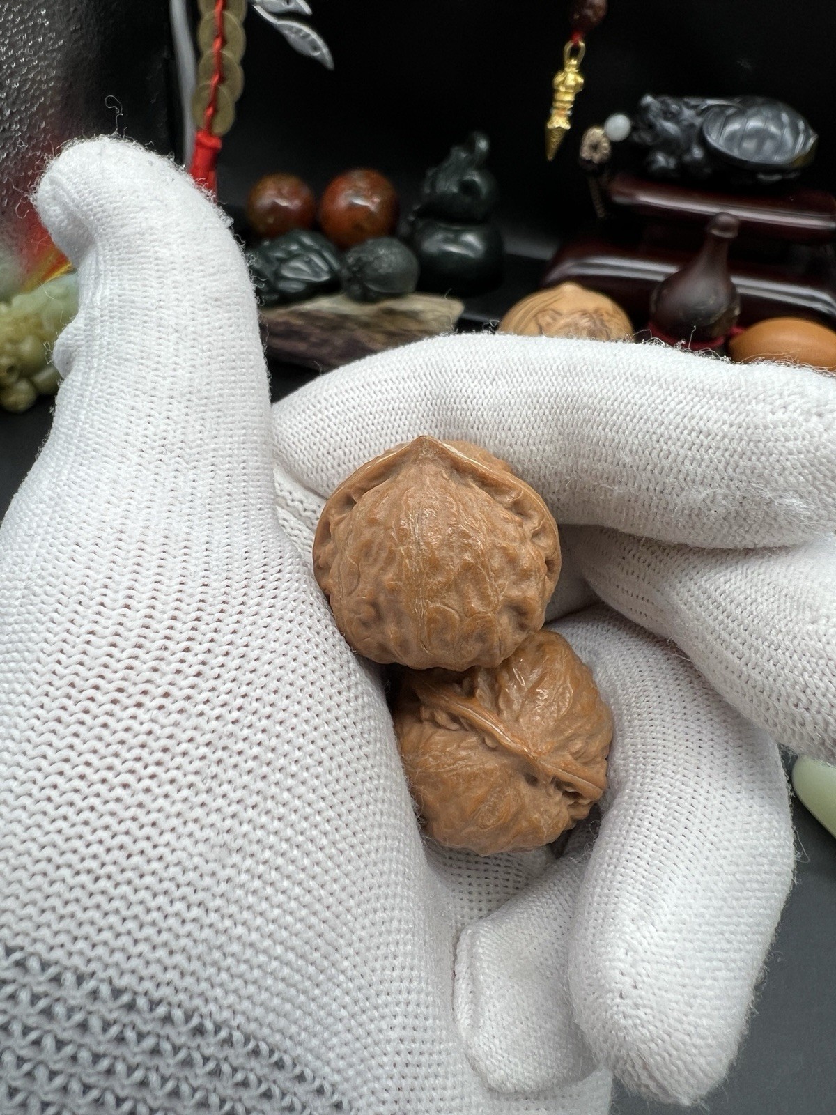 Pair of Match Chinese Health Small Walnut Collection精配文玩原装水滴💧秋子小手捻