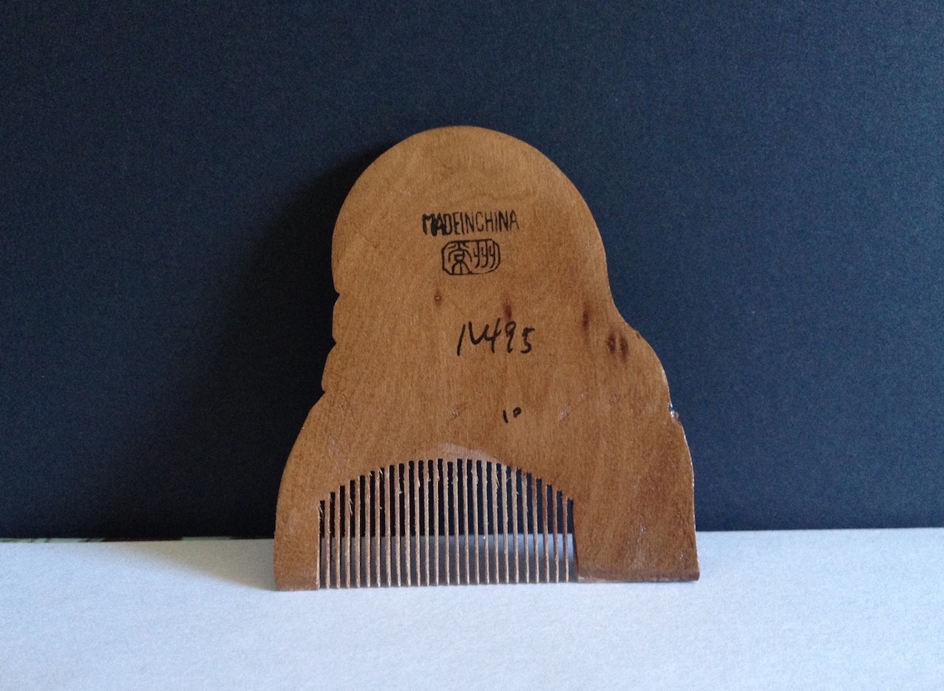 Vintage Chinese Carved Wooden Comb – Old Man with Staff