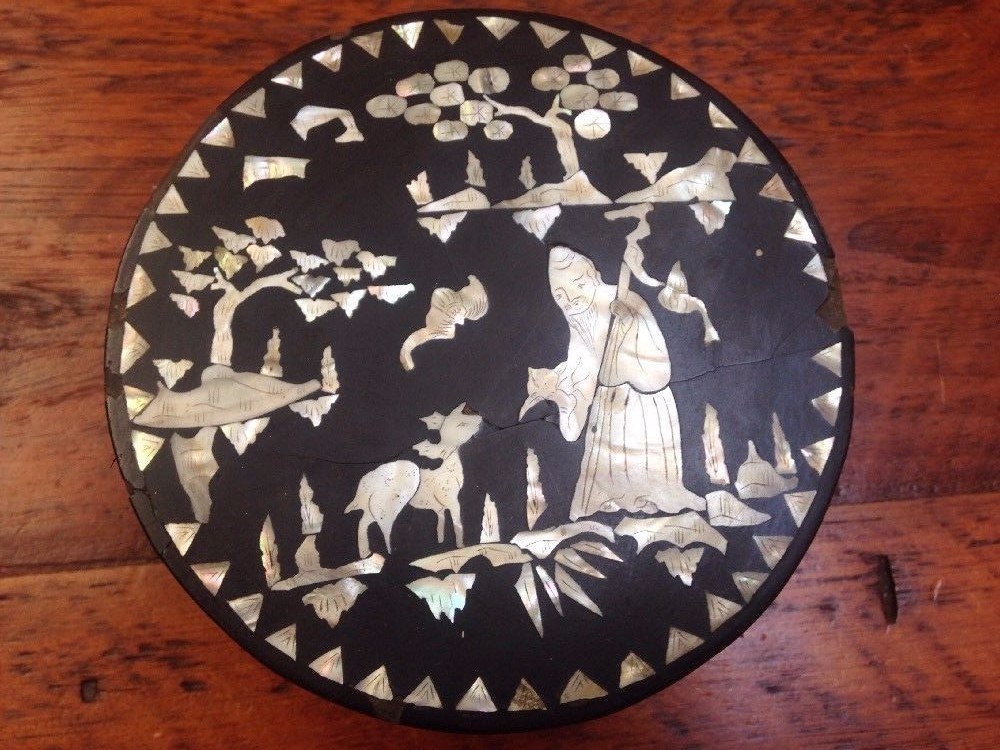 Vintage Antique Chinese Mother of Pearl Inlay Black Lacquer Wooden Round Box 7″
