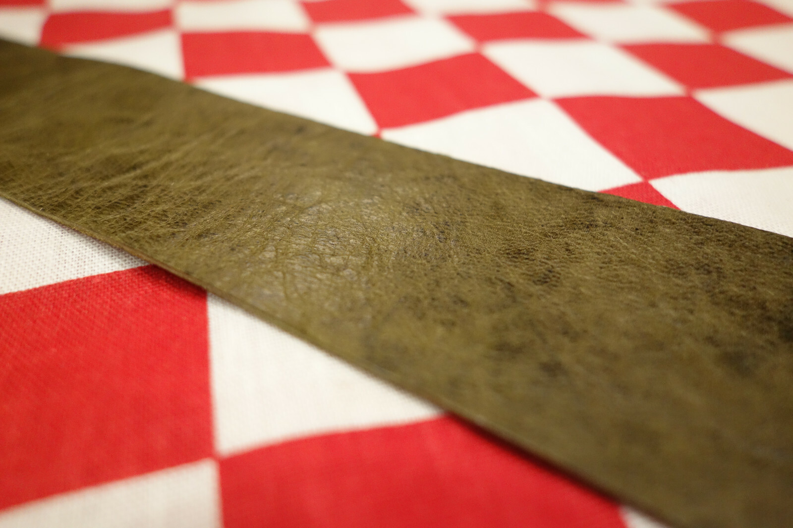 THIN HORWEEN FROG GREEN HORSE FRONT 2 oz. LEATHER STRAPS, SELECT YOUR SIZE.