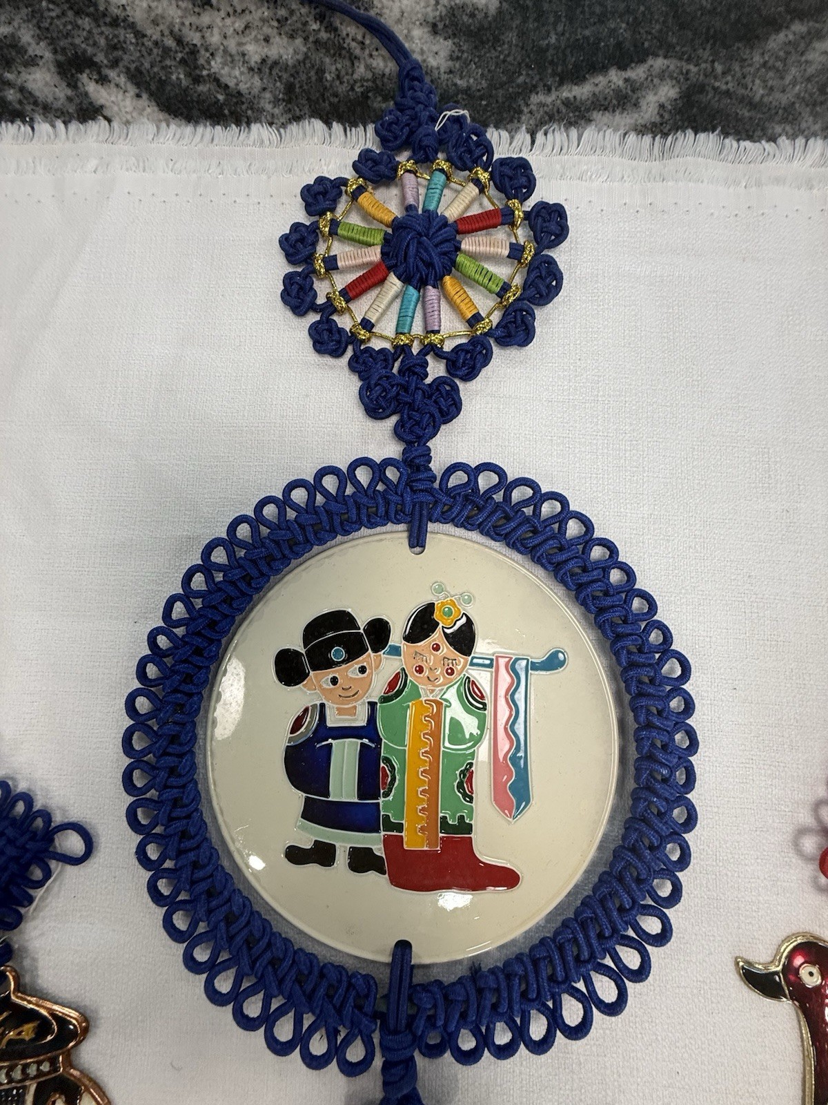 3 CHINESE LUCKY KNOTS WALL HANGING WITH SILK CORD, TASSEL METAL/TIN Duck Crane